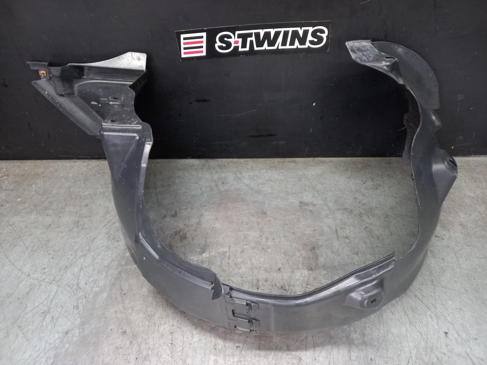 Used auto part listing image: 2013 HOLDEN BARINA LEFT GUARD LINER TM, FRONT, CD/CDX/LS/LT, 09/11-12/18 0000387057