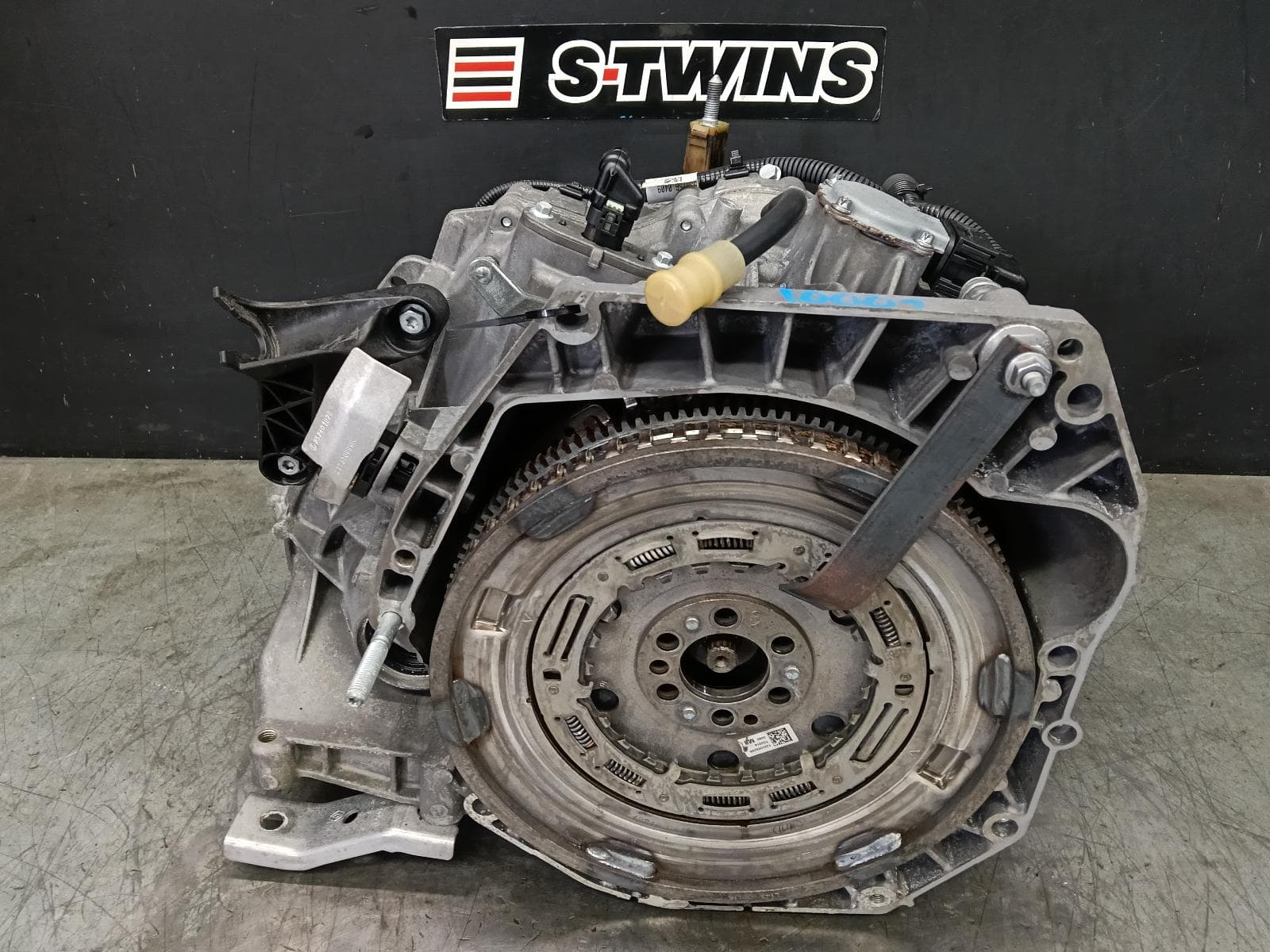 Used auto part listing image: 2021 RENAULT KANGOO TRANS GEARBOX X61, AUTO, PETROL, 1.2, TURBO, 6 SPEED EDC DUAL CLUTCH, 07/16-02/22 0000396331