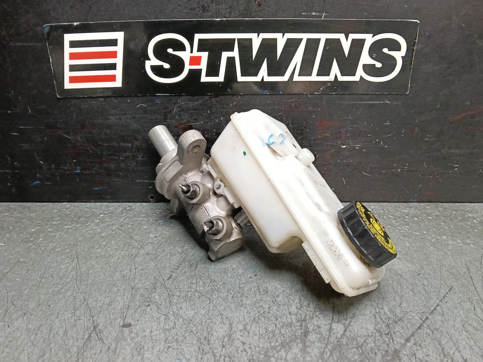 Used auto part listing image: 2021 RENAULT KANGOO MASTER CYLINDER X61, 10/10-02/22 0000396498