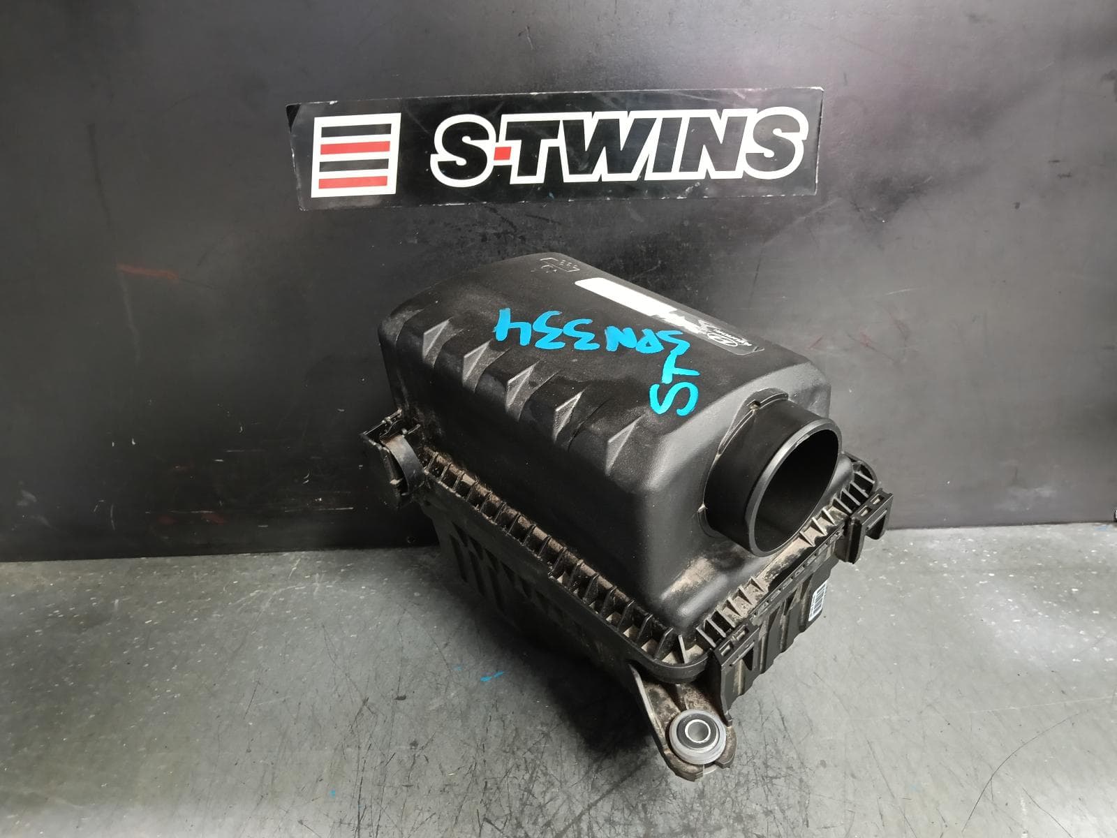Used auto part listing image: 2020 HYUNDAI I30 AIR CLEANER BOX AIR RESONATOR, PD, 03/17- 0000385727