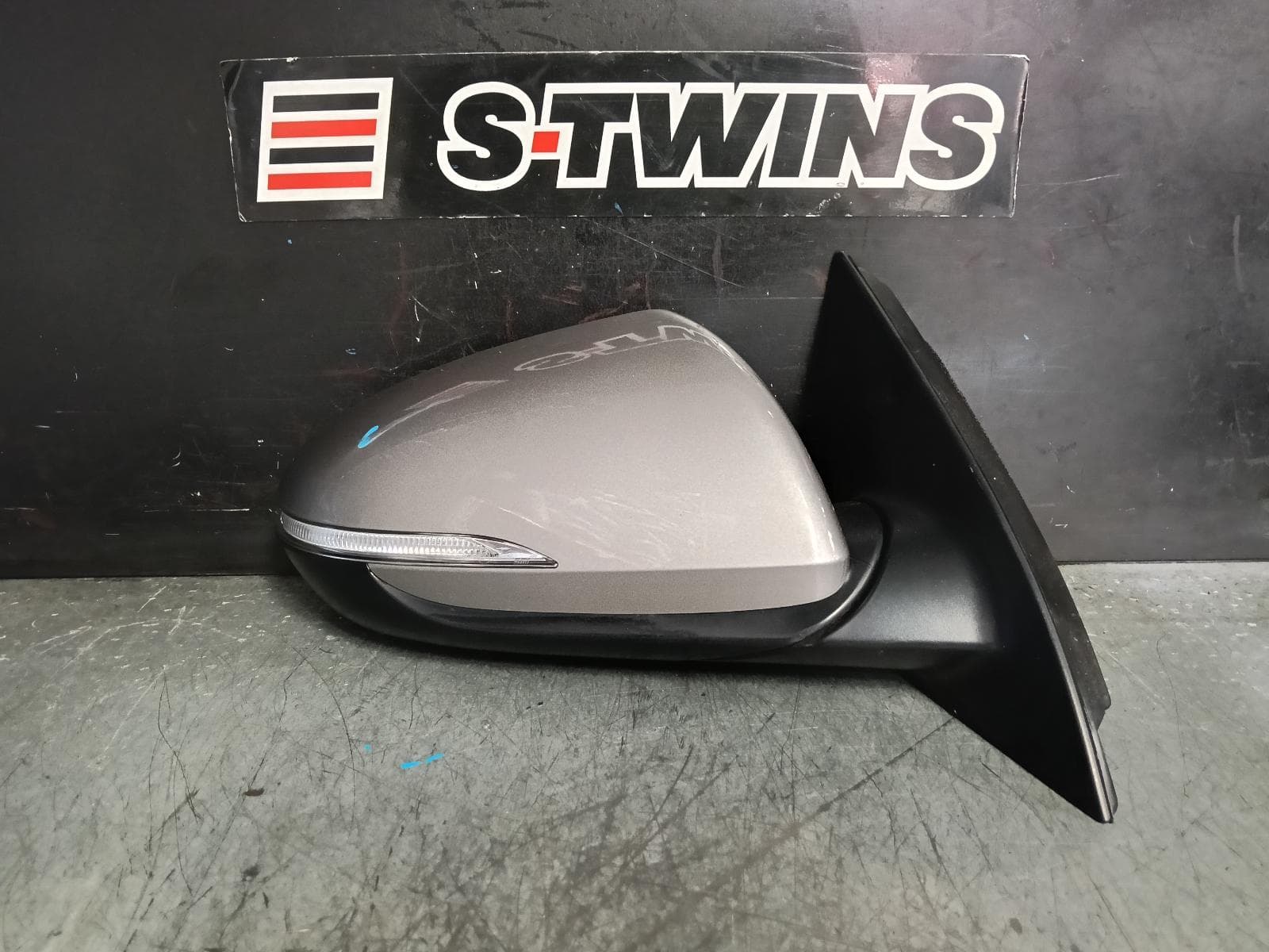 Used auto part listing image: 2020 HYUNDAI I30 RIGHT DOOR MIRROR PD, HATCH (S.KOREA VIN KMHH), W/ POWER FOLD, INDICATOR, NON BLIND SPOT TYPE, 03/17-12/23 0000385730