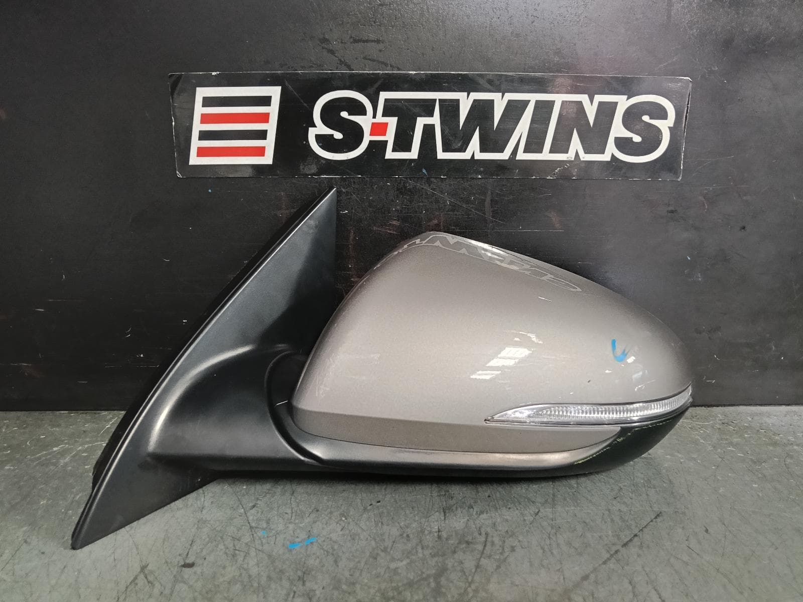 Used auto part listing image: 2020 HYUNDAI I30 LEFT DOOR MIRROR PD, HATCH (S.KOREA VIN KMHH), W/ POWER FOLD, INDICATOR, NON BLIND SPOT TYPE, 03/17-12/23 0000385735