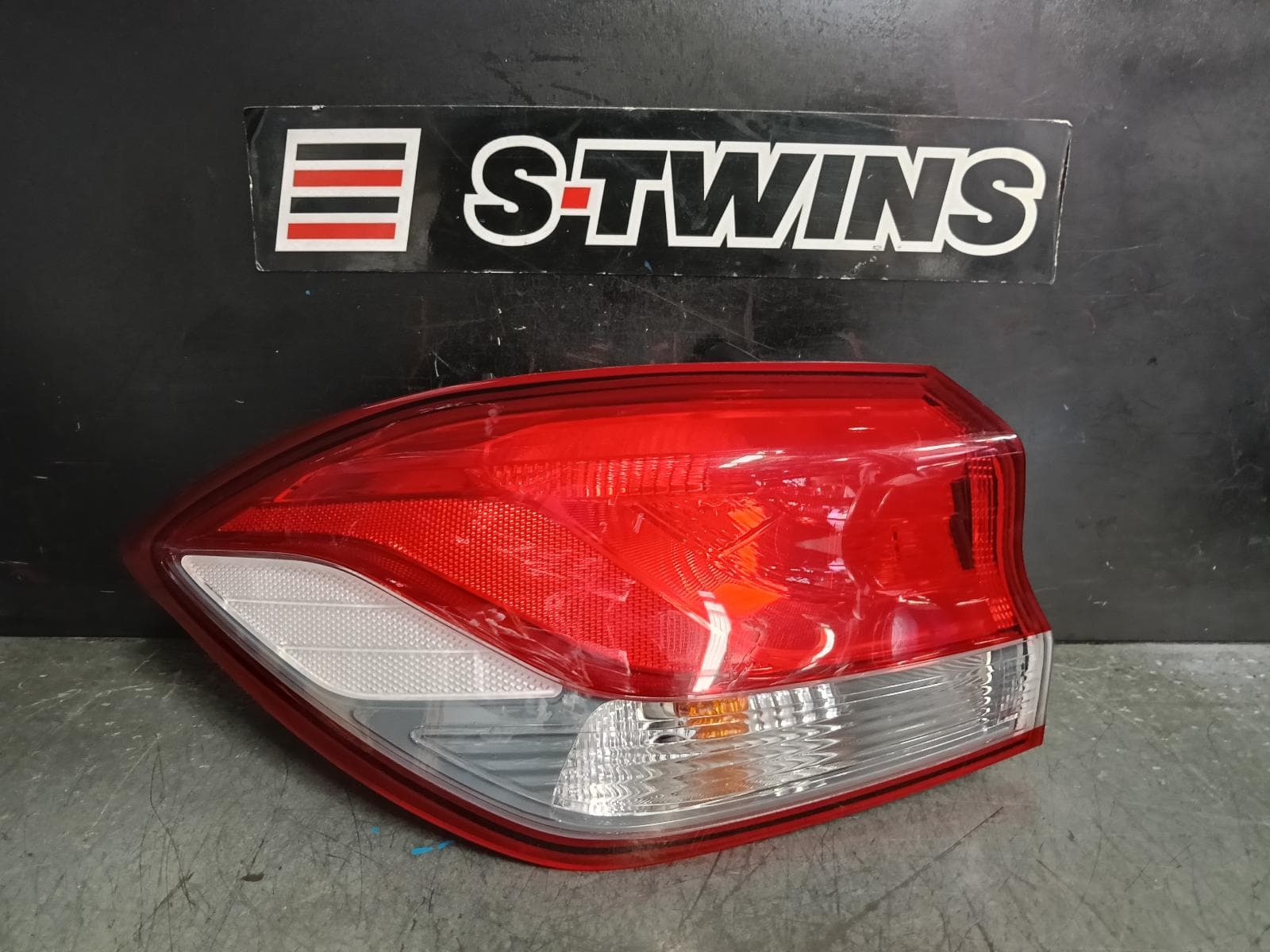 Used auto part listing image: 2020 HYUNDAI I30 LEFT TAILLIGHT IN BODY, PD, HALOGEN TYPE, HATCH (S.KOREA VIN KMHH), GO/ACTIVE/ELITE/SR, 03/17-12/23 0000385739