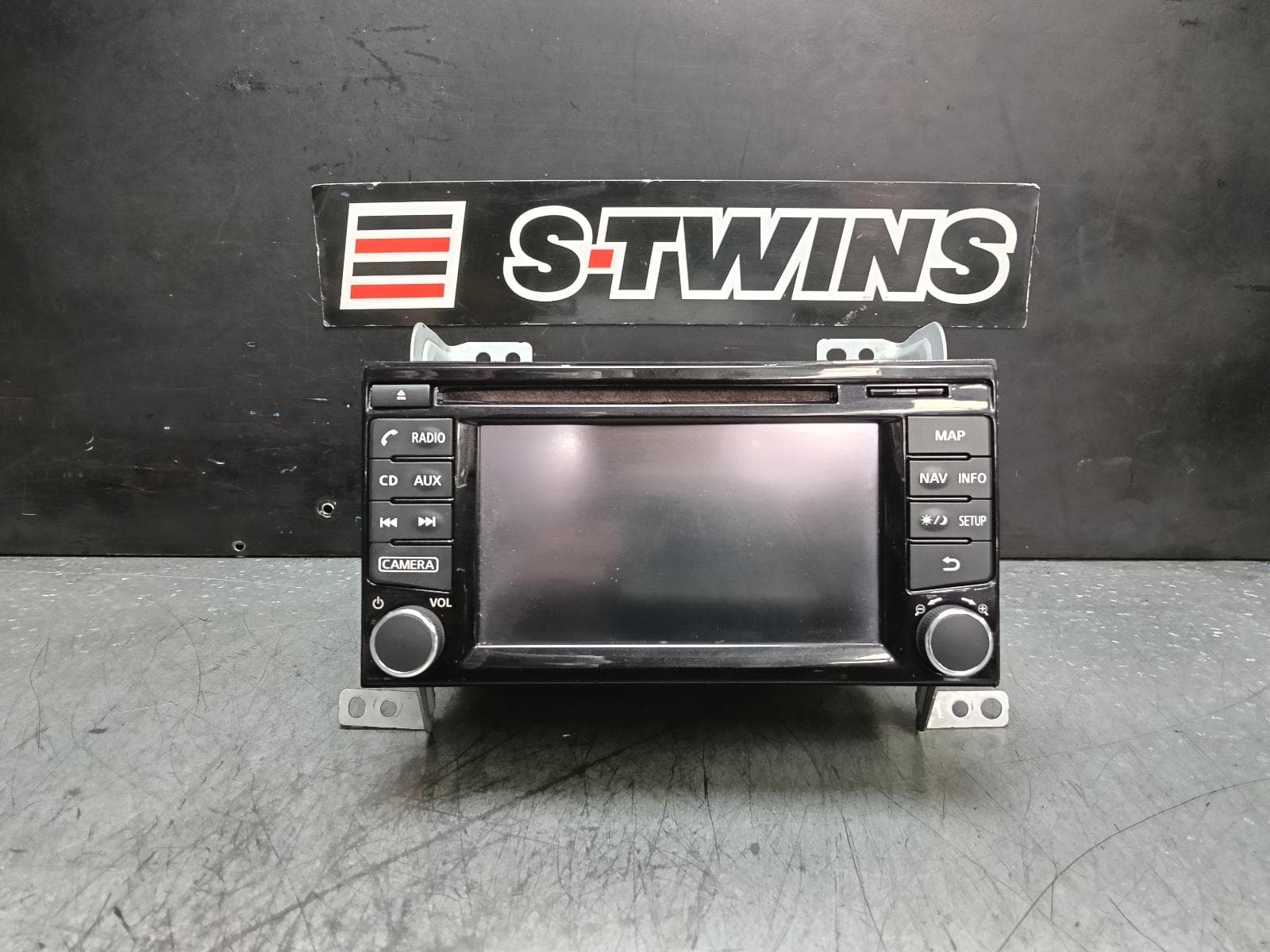 Used auto part listing image: 2016 NISSAN JUKE SAT NAV HEAD UNIT, F15, 01/15-12/19 0000381847