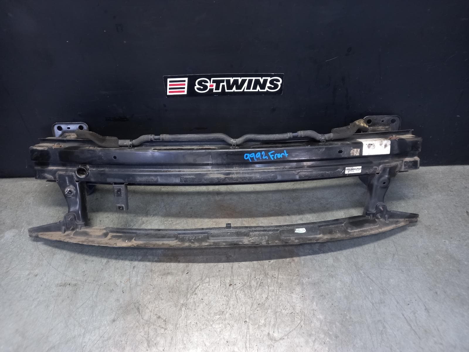 Used auto part listing image: 2016 KIA CARNIVAL/GRAND CARNIVAL F BAR REINFORC BRACK MAIN REINFORCEMENT, YP, PLATINUM, 12/14-02/18 0000381952
