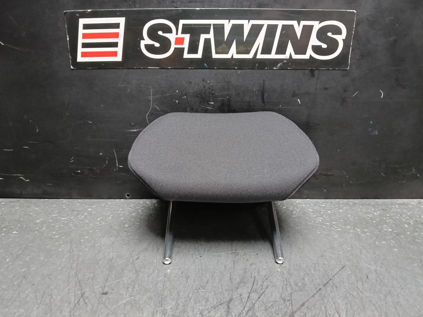 Used auto part listing image: 2017 HYUNDAI ACCENT HEADREST LH REAR, CLOTH, RB, 05/11-12/19 0000382804