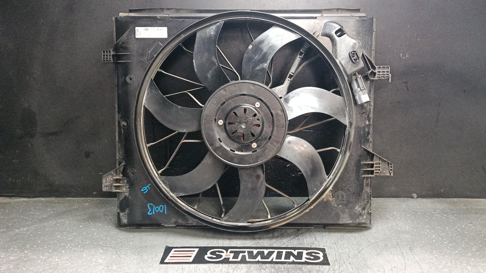 Used auto part listing image: 2014 JEEP GRANDCHEROKEE FAN RADIATOR FAN, 3.0, DIESEL, WK, 04/13-02/22 0000400341