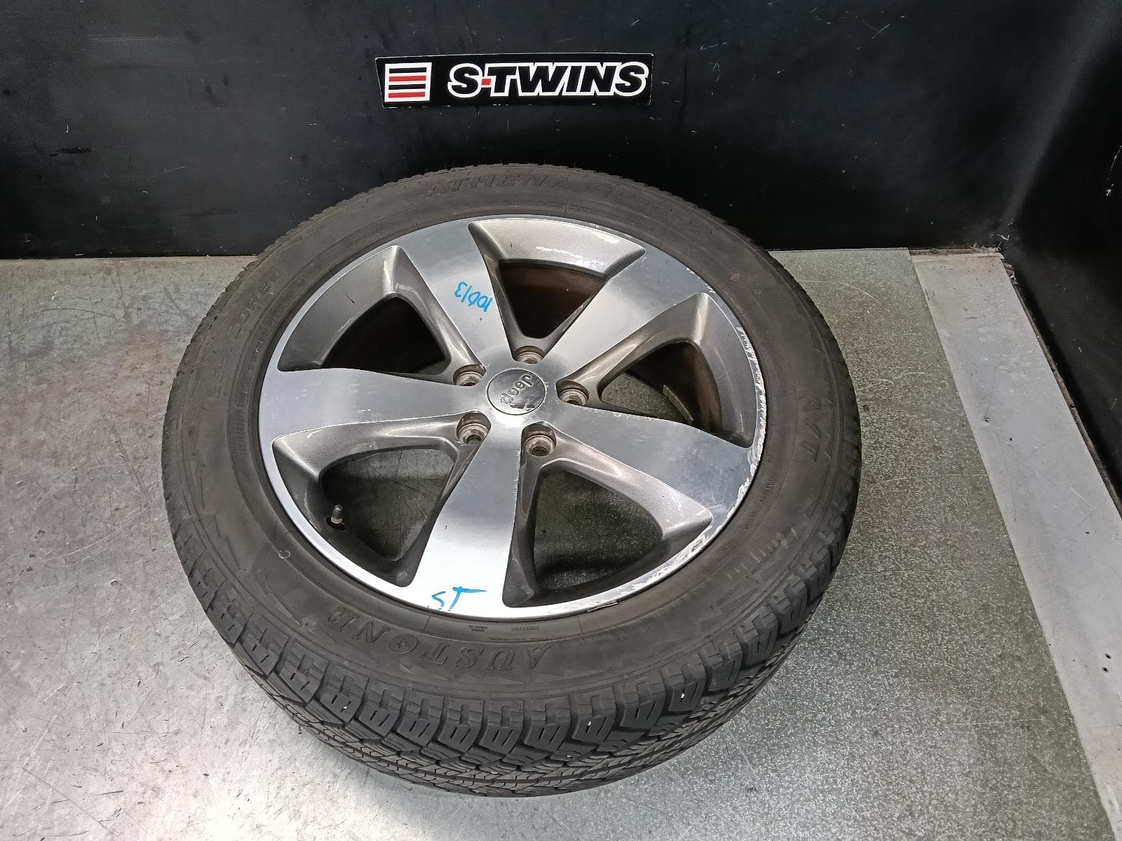 Used auto part listing image: 2014 JEEP GRANDCHEROKEE WHEEL MAG FACTORY, 20X8IN, LIMITED/OVERLAND, WK, 04/13-09/16 0000400332