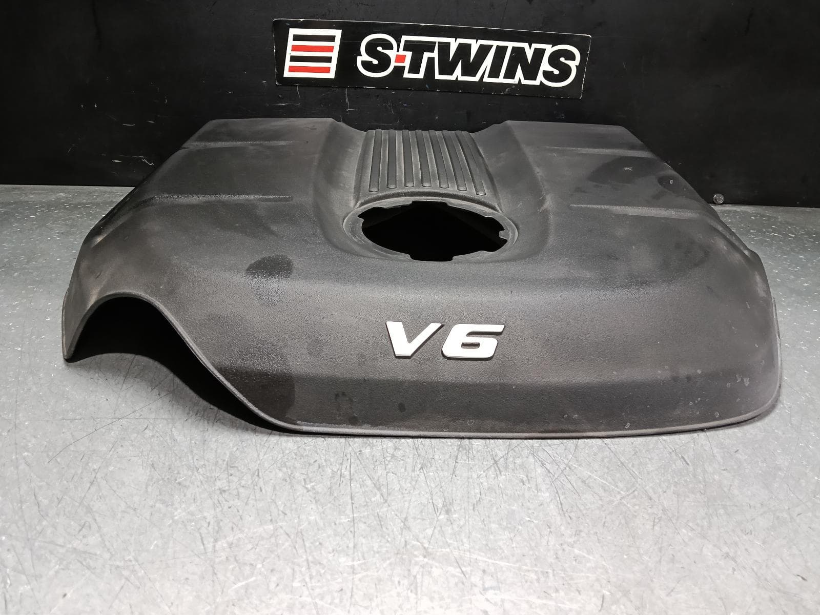Used auto part listing image: 2014 JEEP GRANDCHEROKEE ENGINE COVER PETROL, 3.6, WK, 04/13-10/16 0000382962