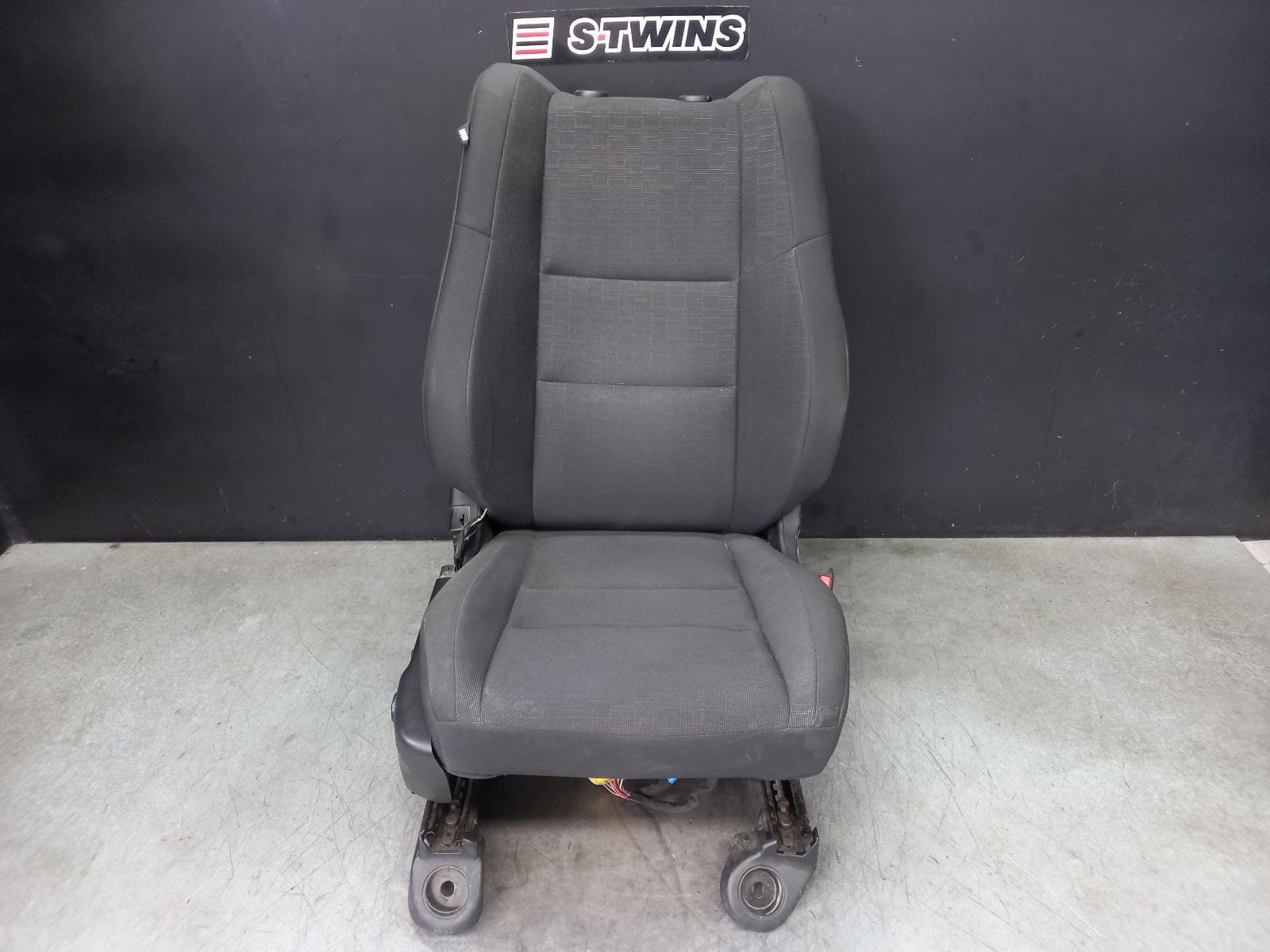 Used auto part listing image: 2014 JEEP GRANDCHEROKEE FRONT SEAT RH FRONT, WK, CLOTH, 10/10-02/22 0000382985
