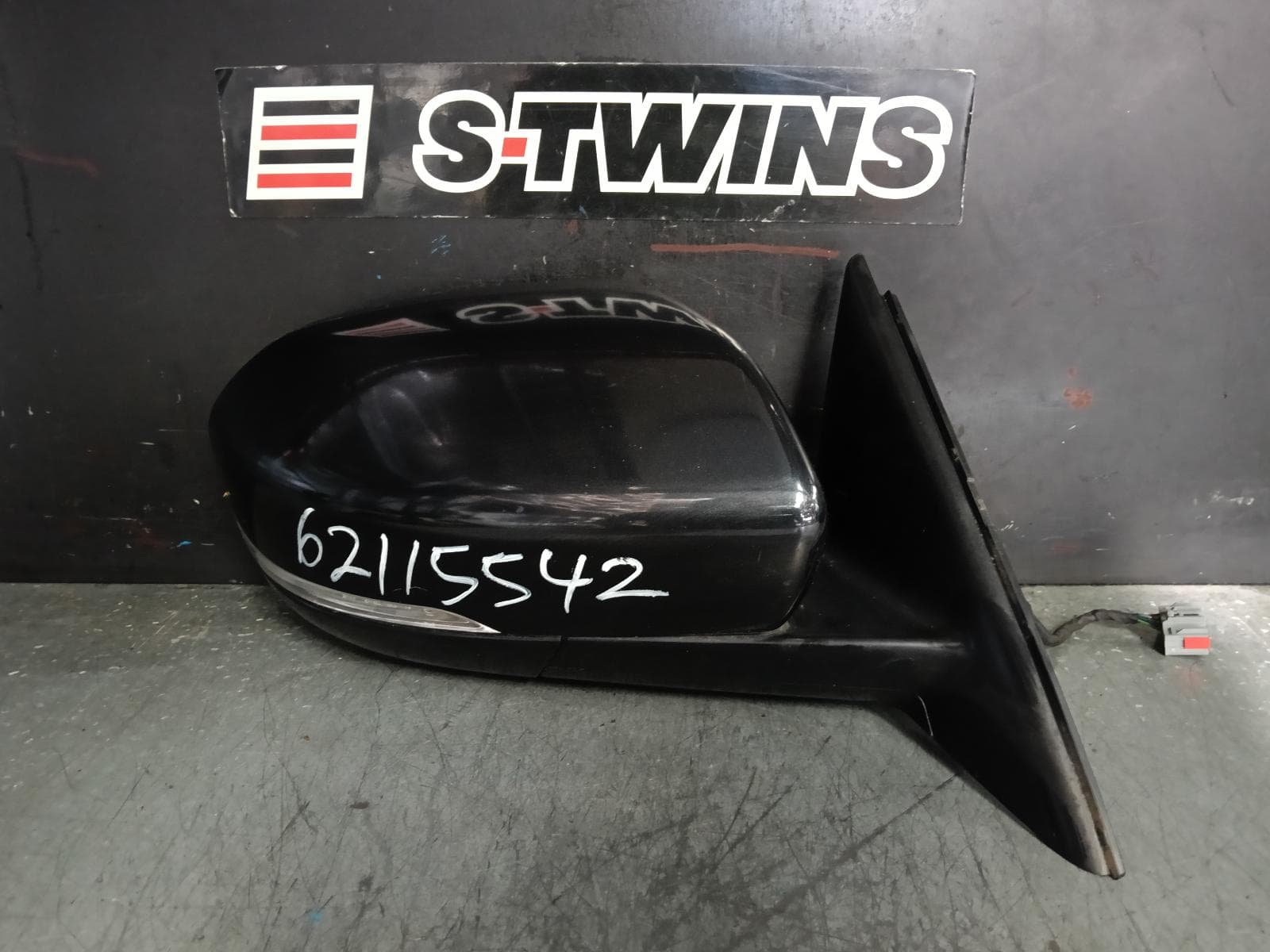 Used auto part listing image: 2012 LAND ROVER RANGE ROVER EVOQUE RIGHT DOOR MIRROR L538, NON MEMORY, NON BLINDSPOT, W/ FLASHER, NON APPROACH LIGHT TYPE, 11/11-12/13 0000388128
