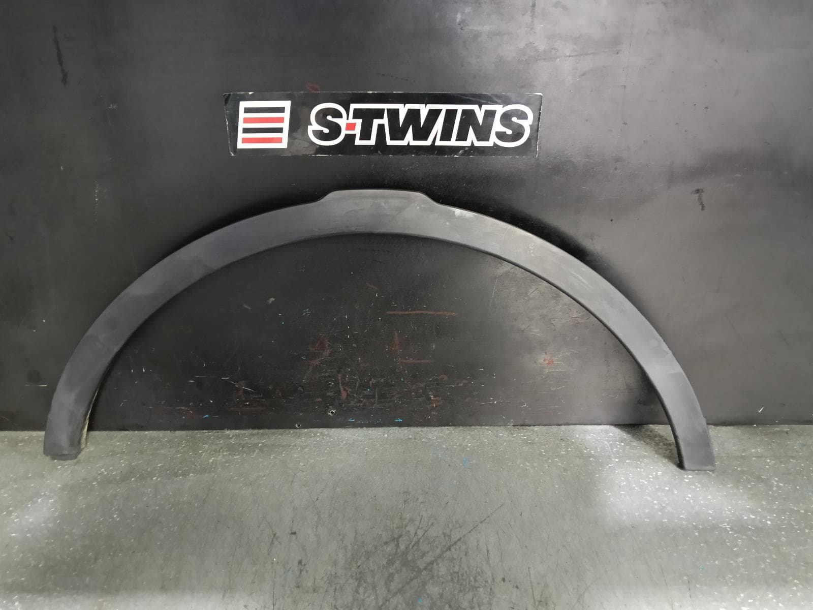 Used auto part listing image: 2012 LAND ROVER RANGE ROVER EVOQUE WHEEL ARCH FLARE RH FRONT, L538, 11/11-01/19 0000388019