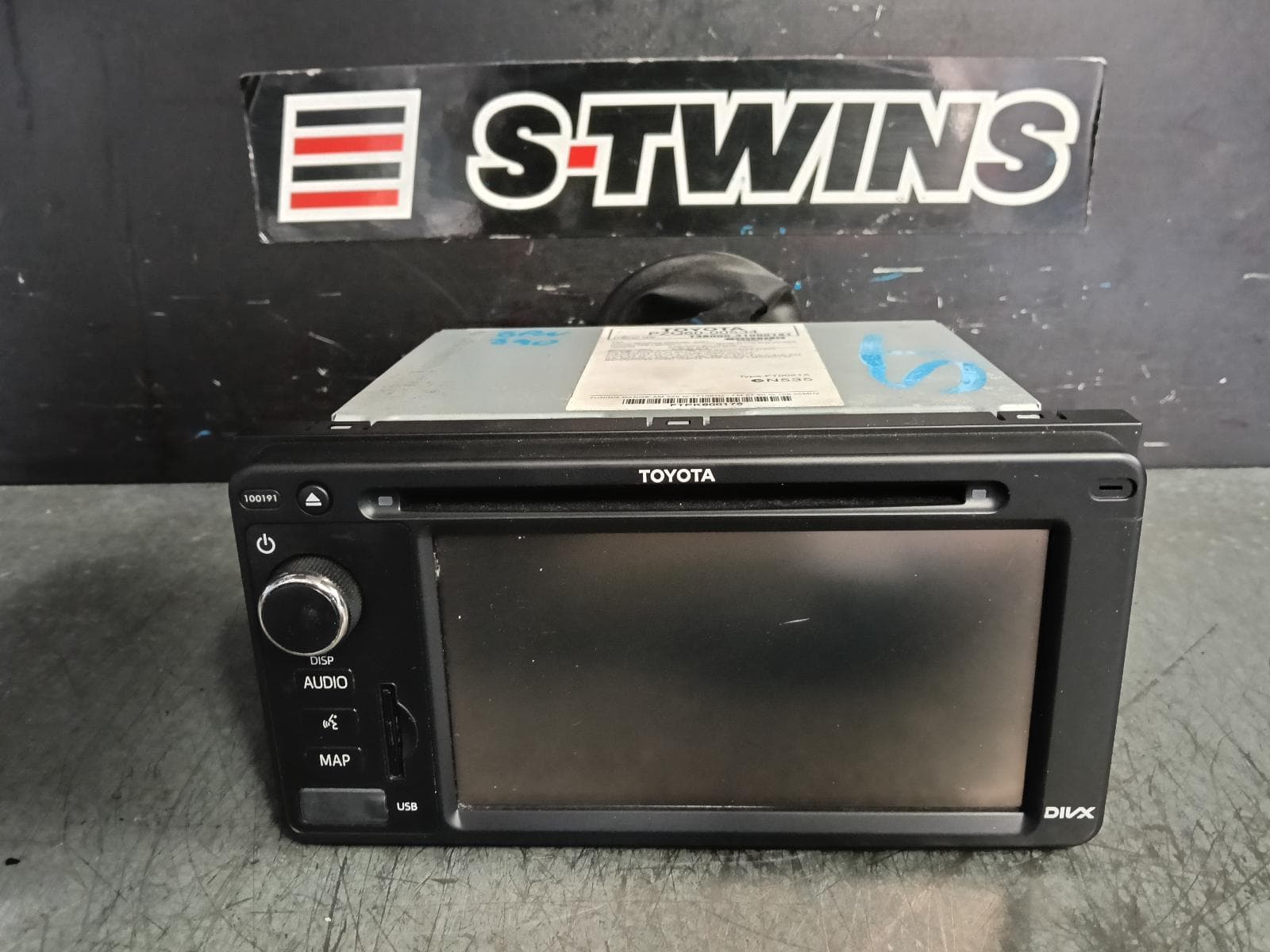Used auto part listing image: 2013 TOYOTA RAV4 SAT NAV, XA40, 12/12-12/18 0000394114