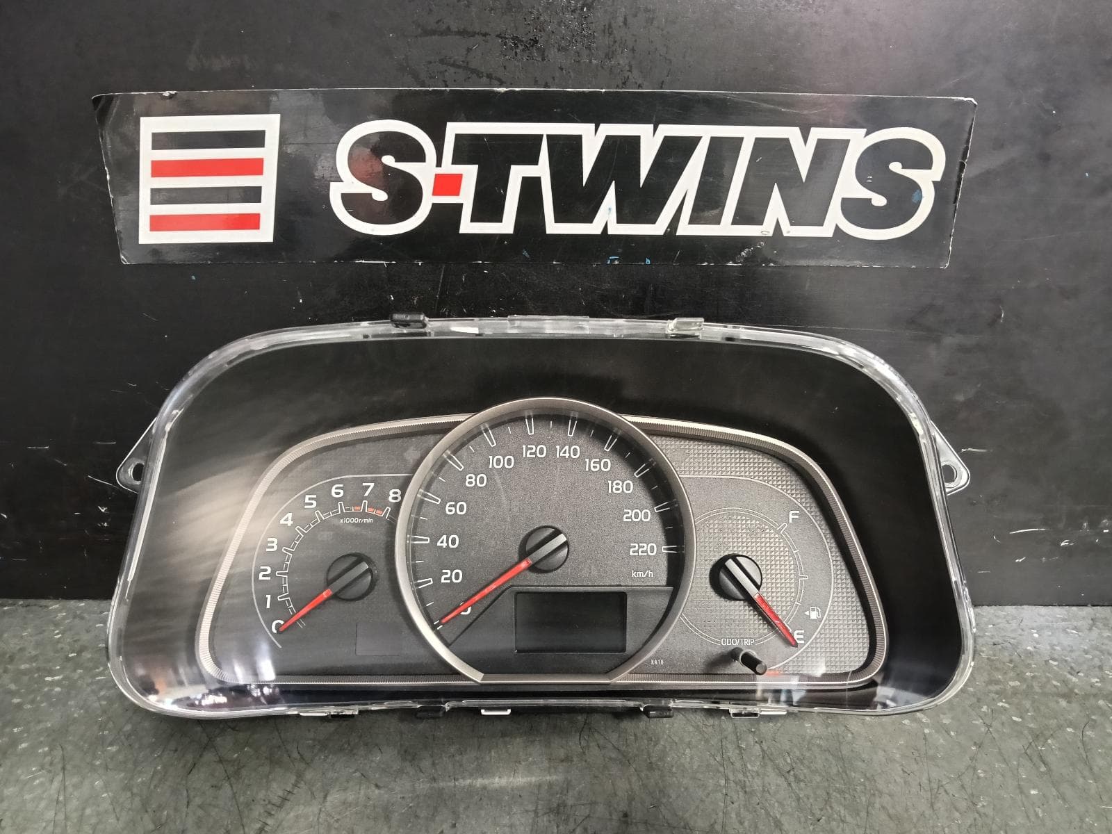 Used auto part listing image: 2013 TOYOTA RAV4 INSTRUMENTCLUSTER INSTRUMENT CLUSTER, PETROL, AUTO T/M, XA40, 12/12-09/15 0000394115