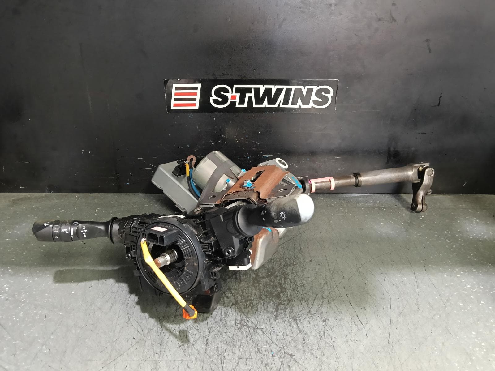 Used auto part listing image: 2013 TOYOTA RAV4 STEERING COLUMN XA40, PUSH BUTTON START TYPE, 12/12-12/18 0000394116