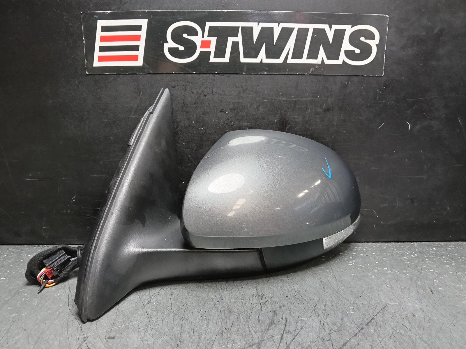 Used auto part listing image: 2015 VOLKSWAGEN TIGUAN LEFT DOOR MIRROR 5N, MANUAL FOLD (6XN), HEATED TYPE, 05/08-08/16 0000381673