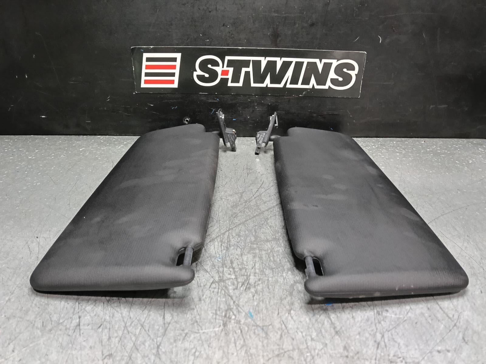 Used auto part listing image: 2015 VOLKSWAGEN TIGUAN SUNVISOR 5N, PAIR, 05/08-08/16 0000381680