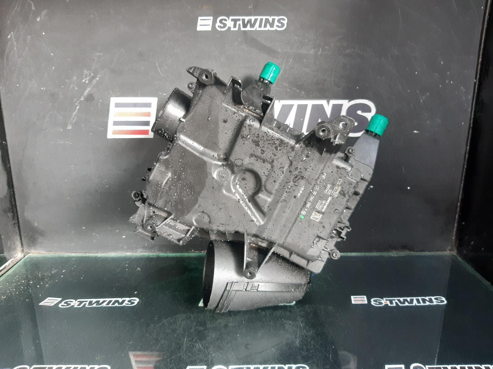 Used auto part listing image: 2021 MERCEDES GLB CLASS AIR CLEANER BOX AIR CLEANER, X247, 1.3, PETROL, 12/19- 0000377076