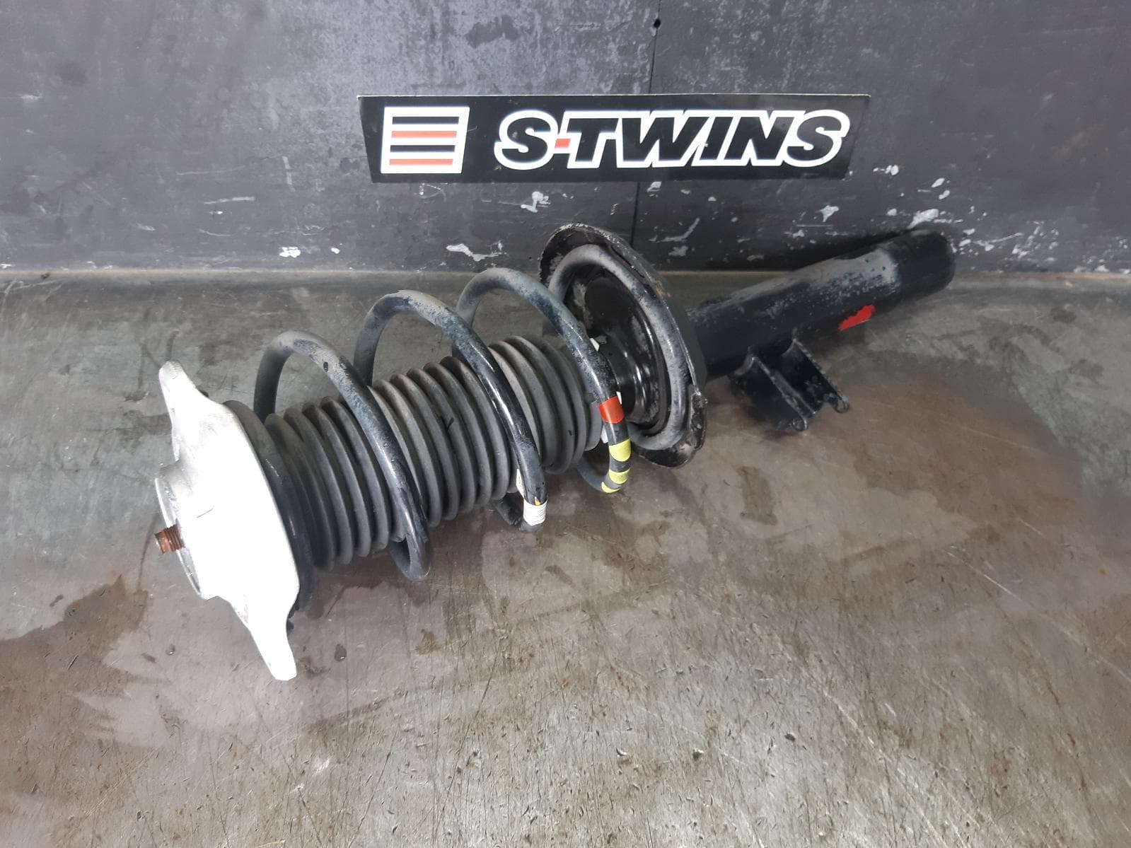 Used auto part listing image: 2021 MERCEDES GLB CLASS LEFT FRONT STRUT X247, NON AMG, 12/19- 0000377085
