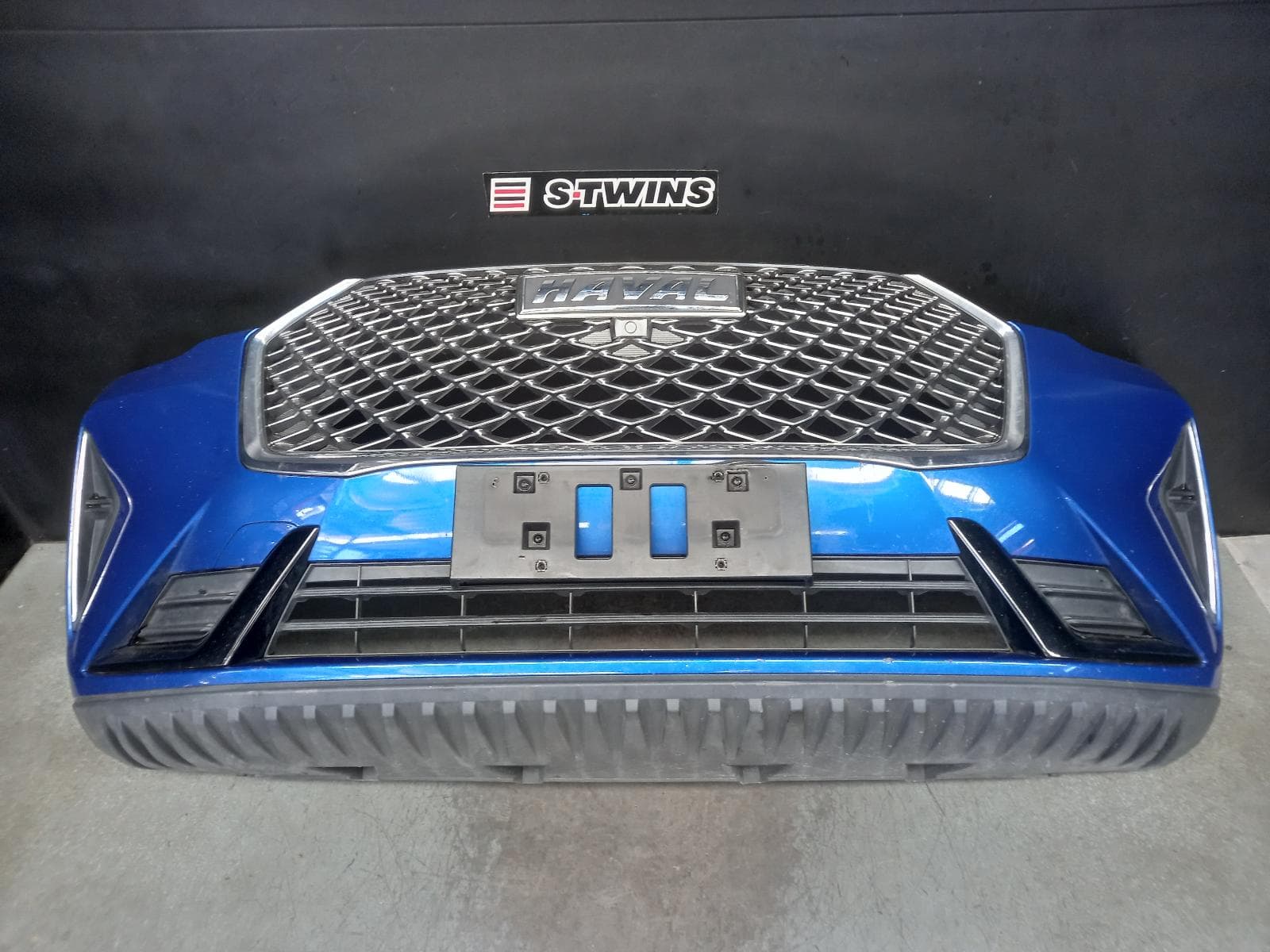Used auto part listing image: 2021 HAVAL H6 FRONT BUMPER B01, BUMPER BAR, NON PARK SENSOR TYPE, NON HEV, 02/21-04/25 0000374492