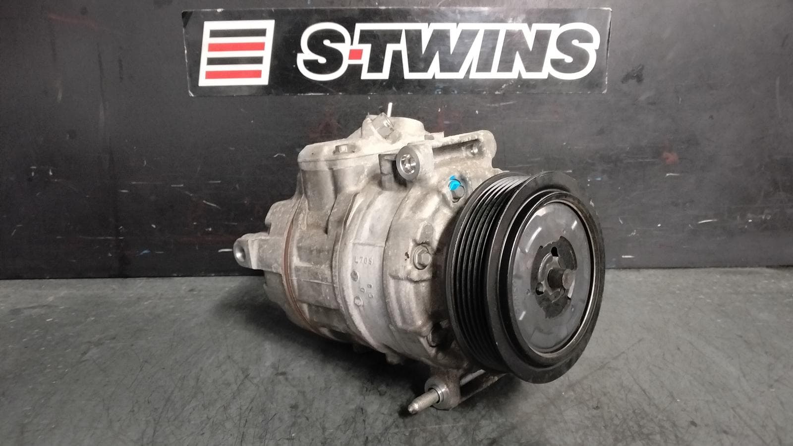 Used auto part listing image: 2012 VOLKSWAGEN EOS A C COMPRESSOR 1F, PETROL, DENSO BRAND (7SEU17C), 02/07-12/14 0000391165