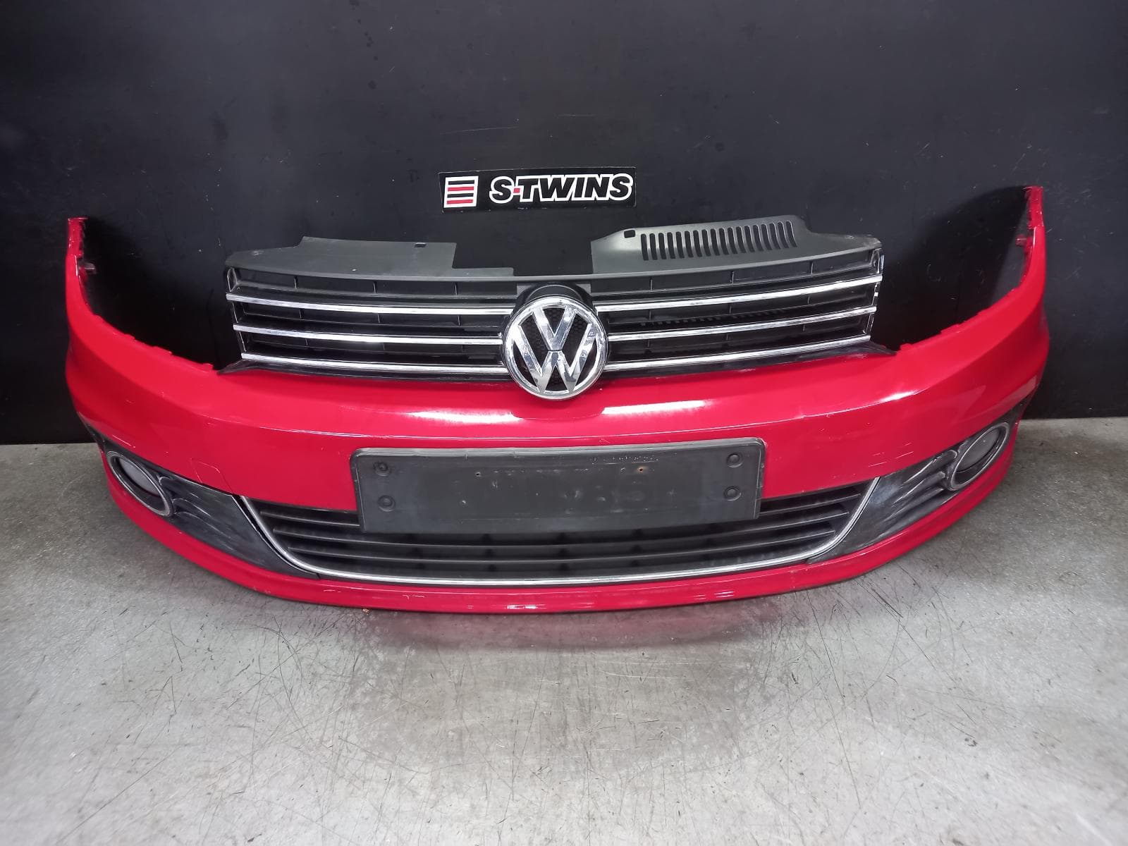 Used auto part listing image: 2012 VOLKSWAGEN EOS FRONT BUMPER 1F, NON H/LAMP WASHERS & PARK ASSIST TYPE, 05/11-12/14 0000390967