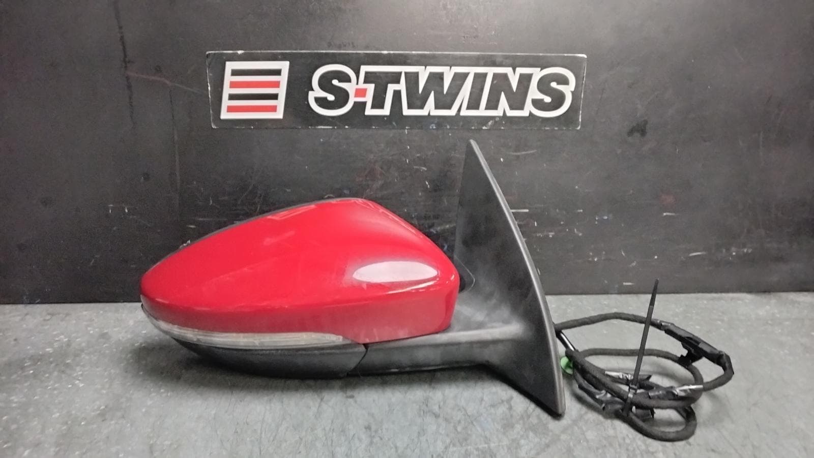 Used auto part listing image: 2012 VOLKSWAGEN EOS RIGHT DOOR MIRROR 1F, COLOUR CODED, 05/08-12/14 0000391172