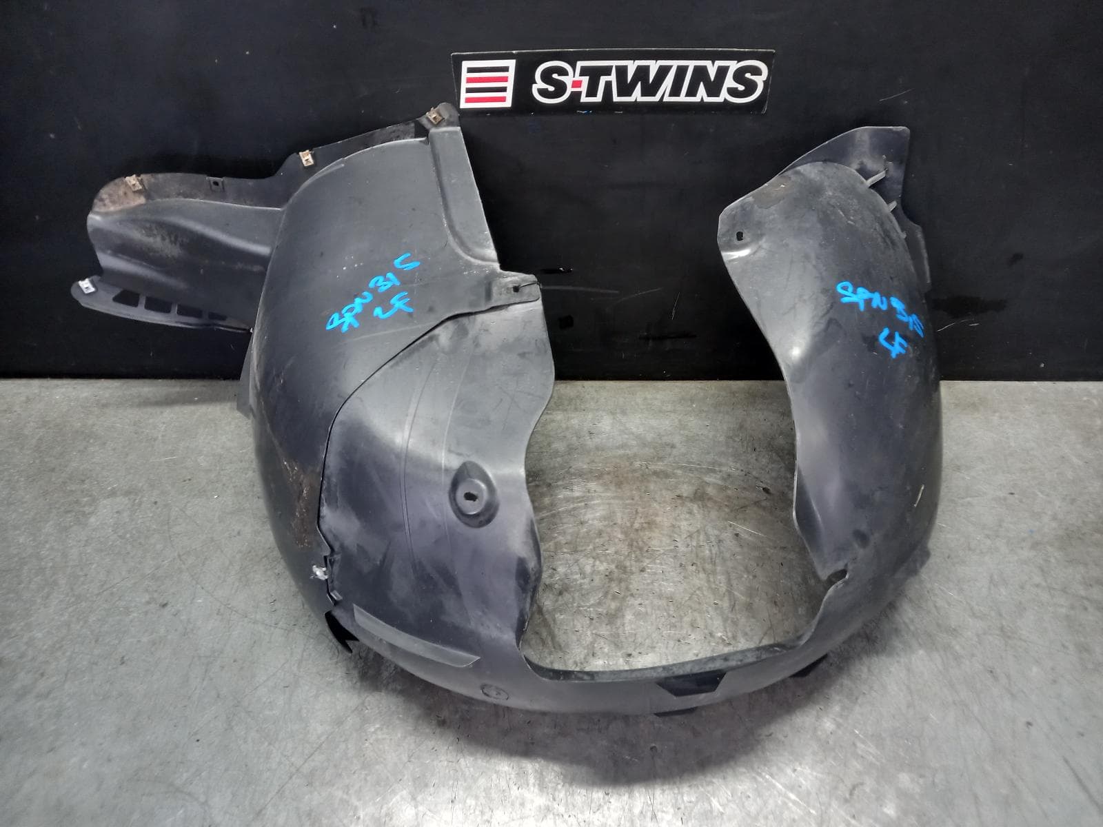 Used auto part listing image: 2012 VOLKSWAGEN EOS LEFT GUARD LINER 1F, FRONT SECTION, 02/07-12/14 0000391174