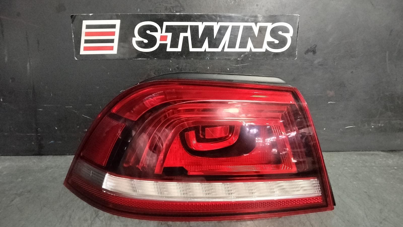 Used auto part listing image: 2012 VOLKSWAGEN EOS LEFT TAILLIGHT 1F, 03/11-12/14 0000391176