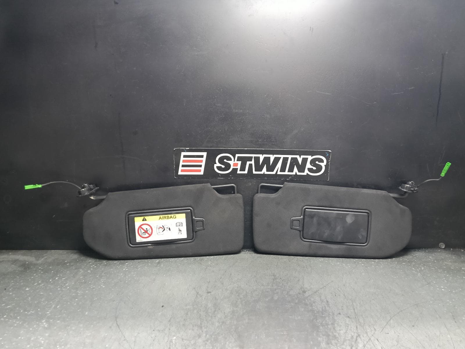 Used auto part listing image: 2019 VOLVO XC90 SUNVISOR PAIR, Mk2, 04/15- 0000408496