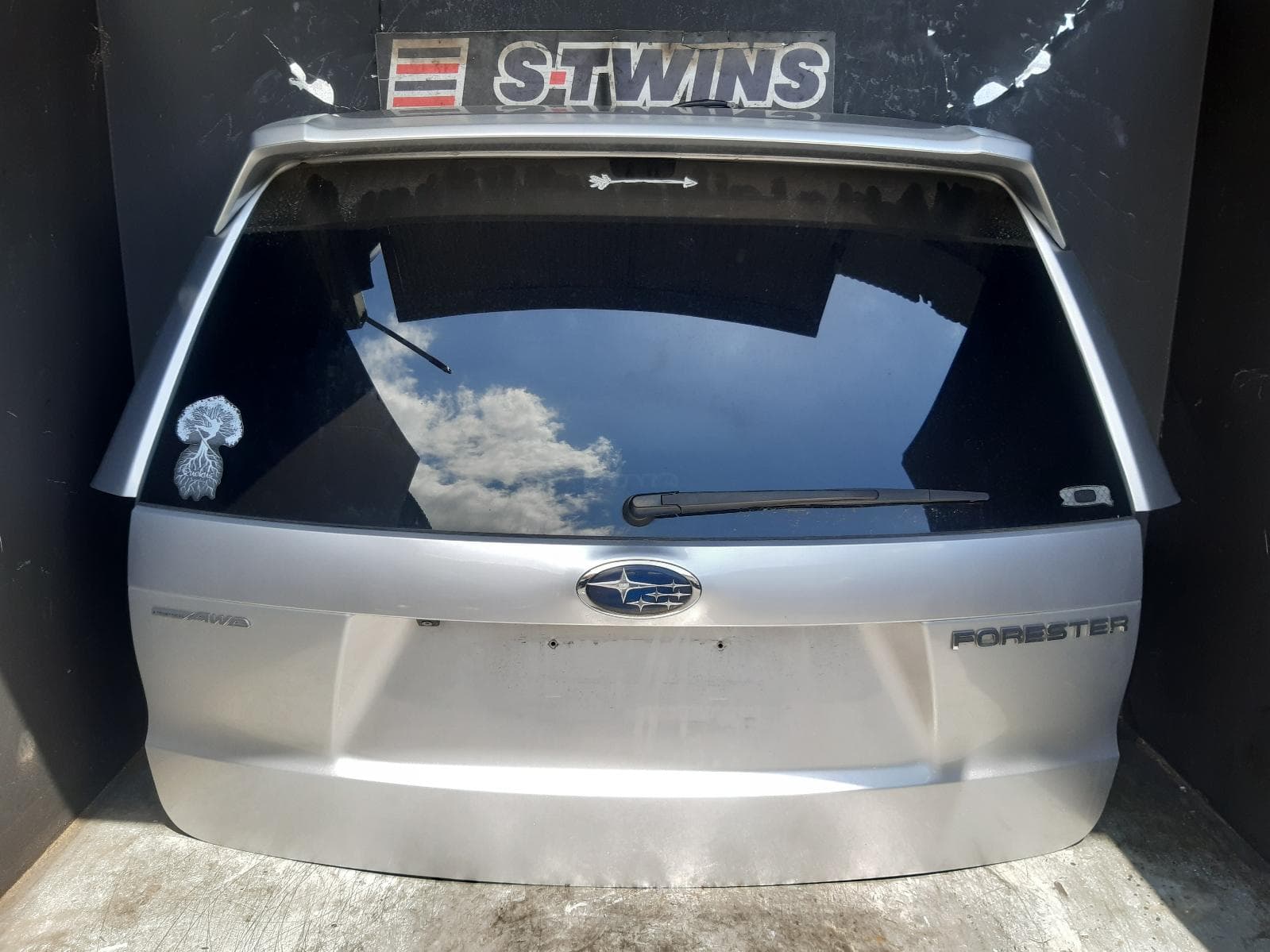 Used auto part listing image: 2011 SUBARU FORESTER BOOTLID TAILGATE TAILGATE, SPOILERED TYPE, 08/10-12/12 0000372917