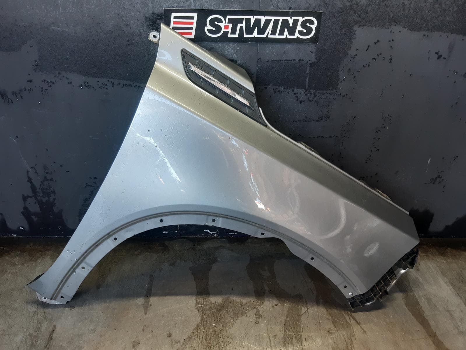 Used auto part listing image: 2016 SUZUKI VITARA RIGHT GUARD VITARA, LY (VIN TSM), NON INDICATOR TYPE, 06/15- 0000373036