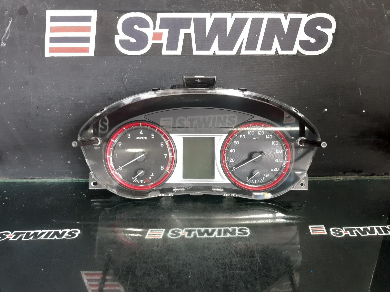 Used auto part listing image: 2016 SUZUKI VITARA INSTRUMENTCLUSTER INSTRUMENT CLUSTER, AUTO T/M, VITARA, LY (VIN TSM), 06/15- 0000373359