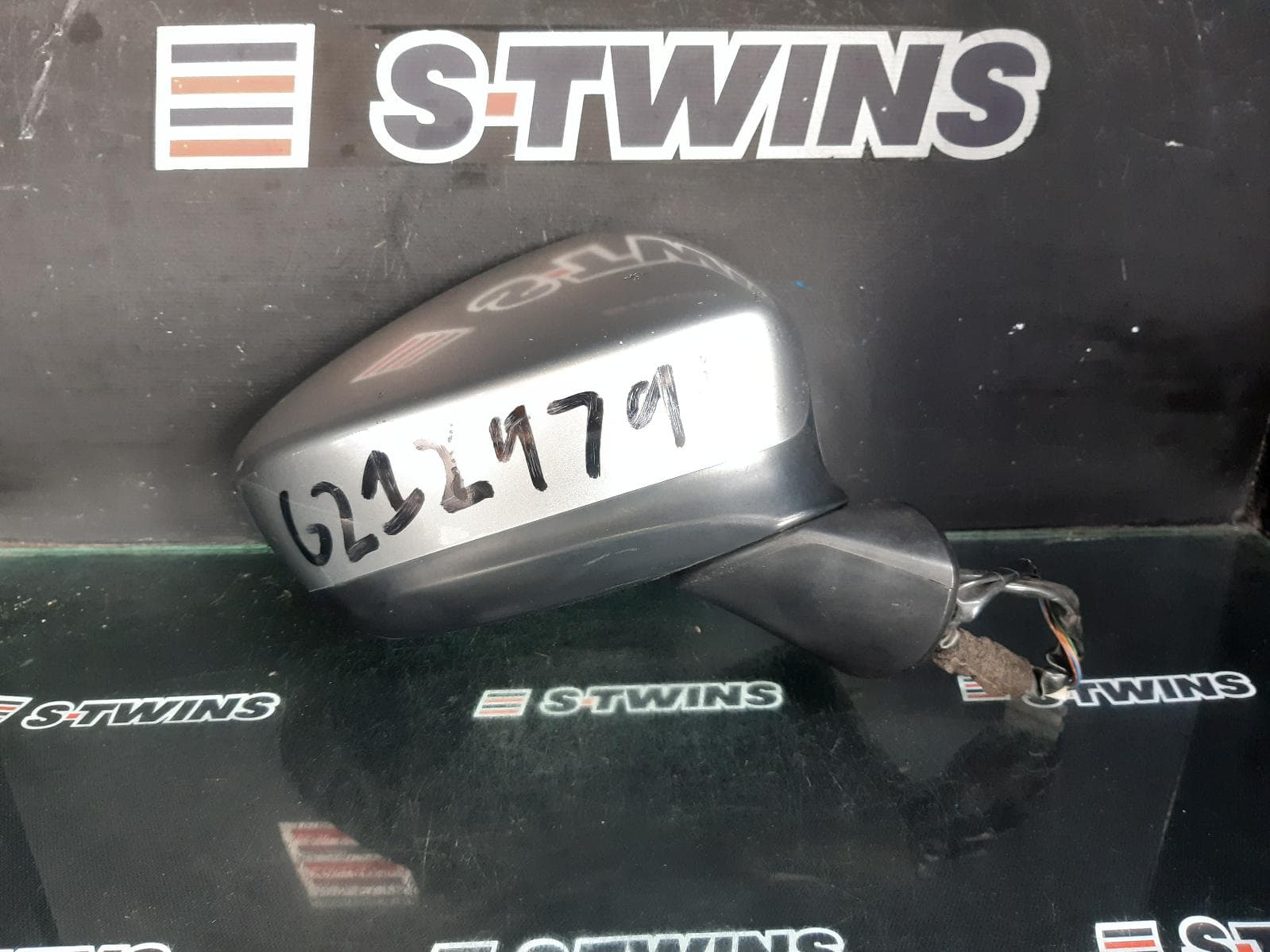 Used auto part listing image: 2012 MAZDA CX5 RIGHT DOOR MIRROR KE, W/ BLIND SPOT MONITOR TYPE, 1 PLUG, 02/12-11/14 0000376317