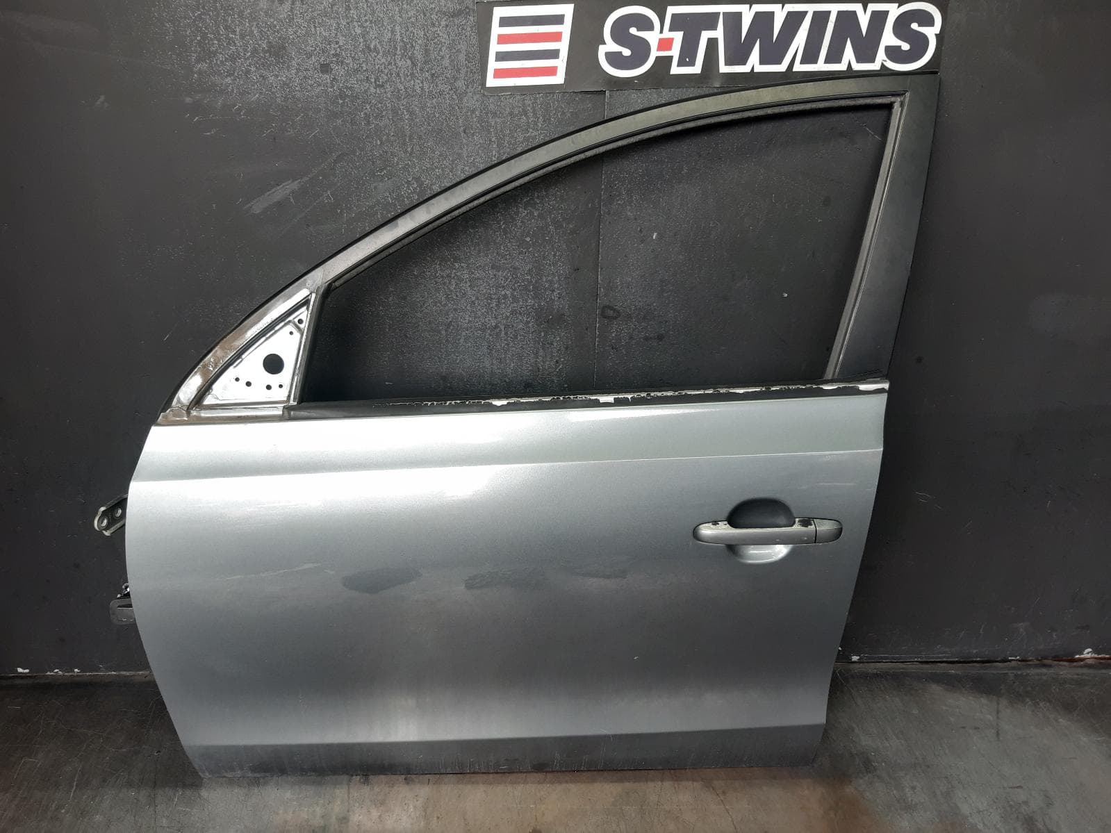 Used auto part listing image: 2010 HYUNDAI I30 LEFT FRONT DOOR FD, WAGON, 02/09-04/12 0000374853