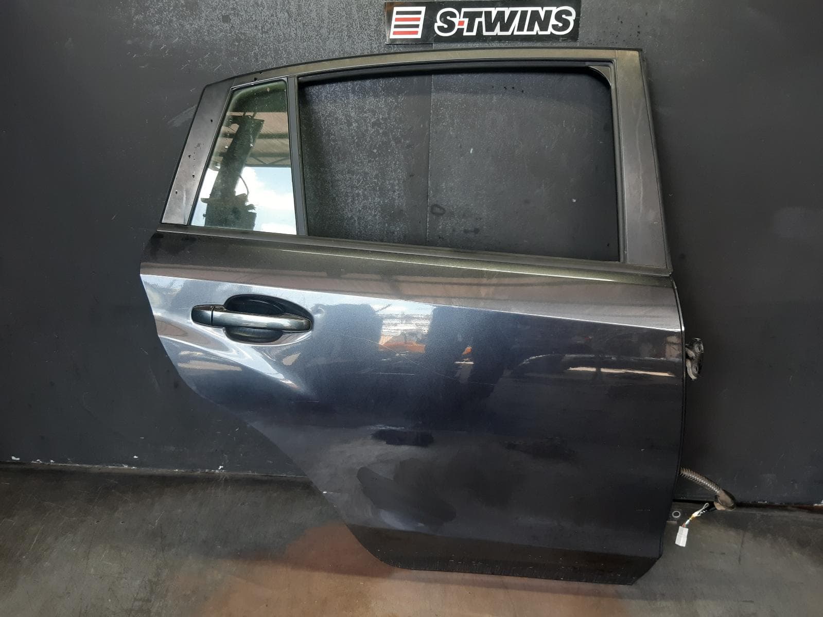Used auto part listing image: 2013 SUBARU IMPREZA RIGHT REAR DOOR SLIDING G4, HATCH, 12/11-08/17 0000374760