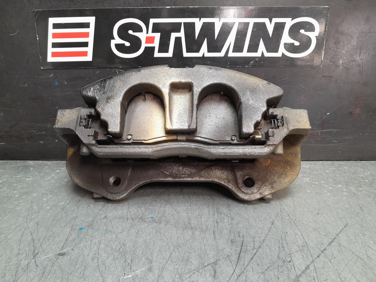 Used auto part listing image: 2020 JEEP WRANGLER CALIPER RH FRONT, JL, 08/18- 0000373133