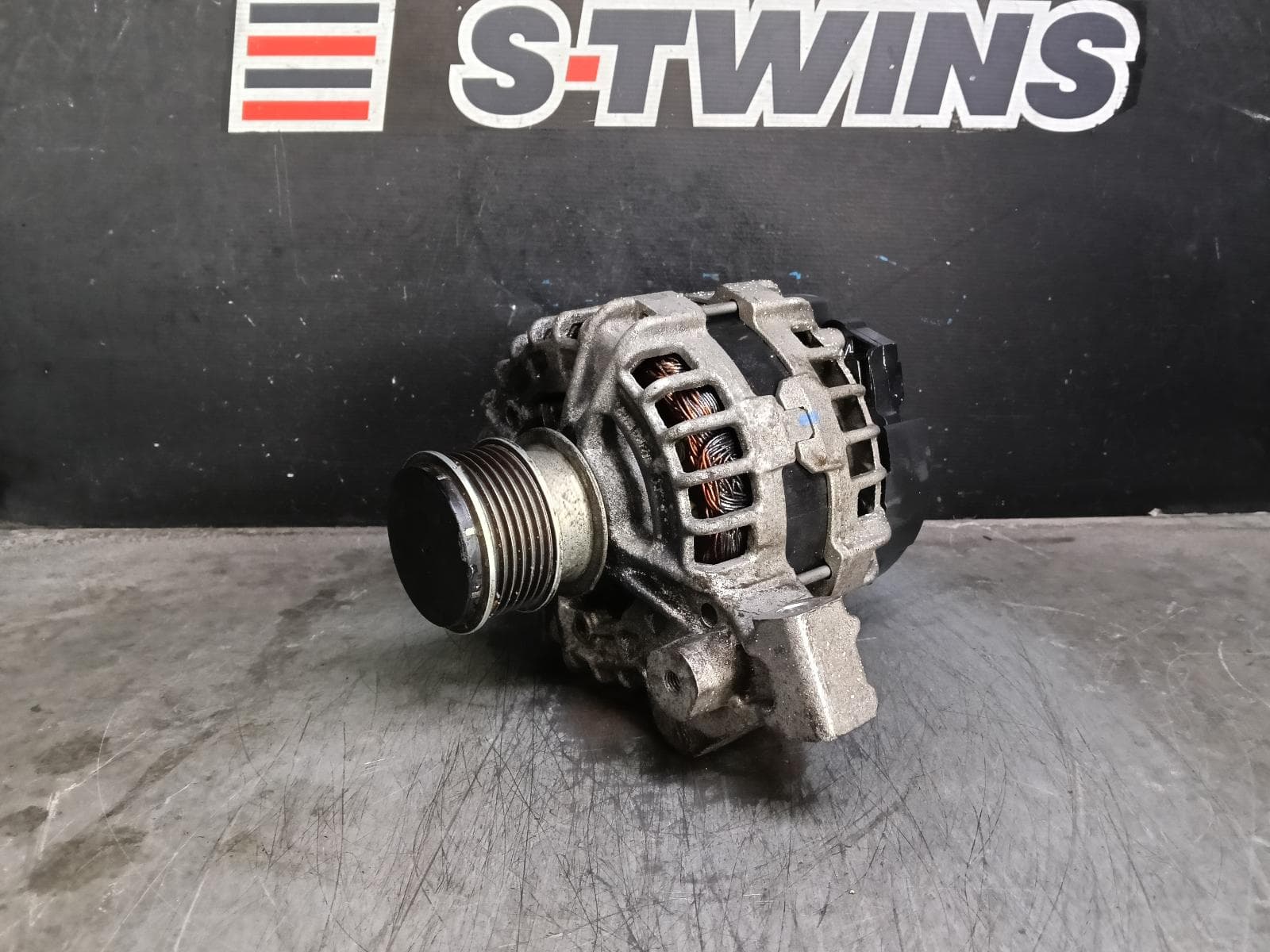 Used auto part listing image: 2011 VOLVO XC60 ALTERNATOR PETROL, 2.0, 150AMP, DZ, 03/11-04/14 0000386401