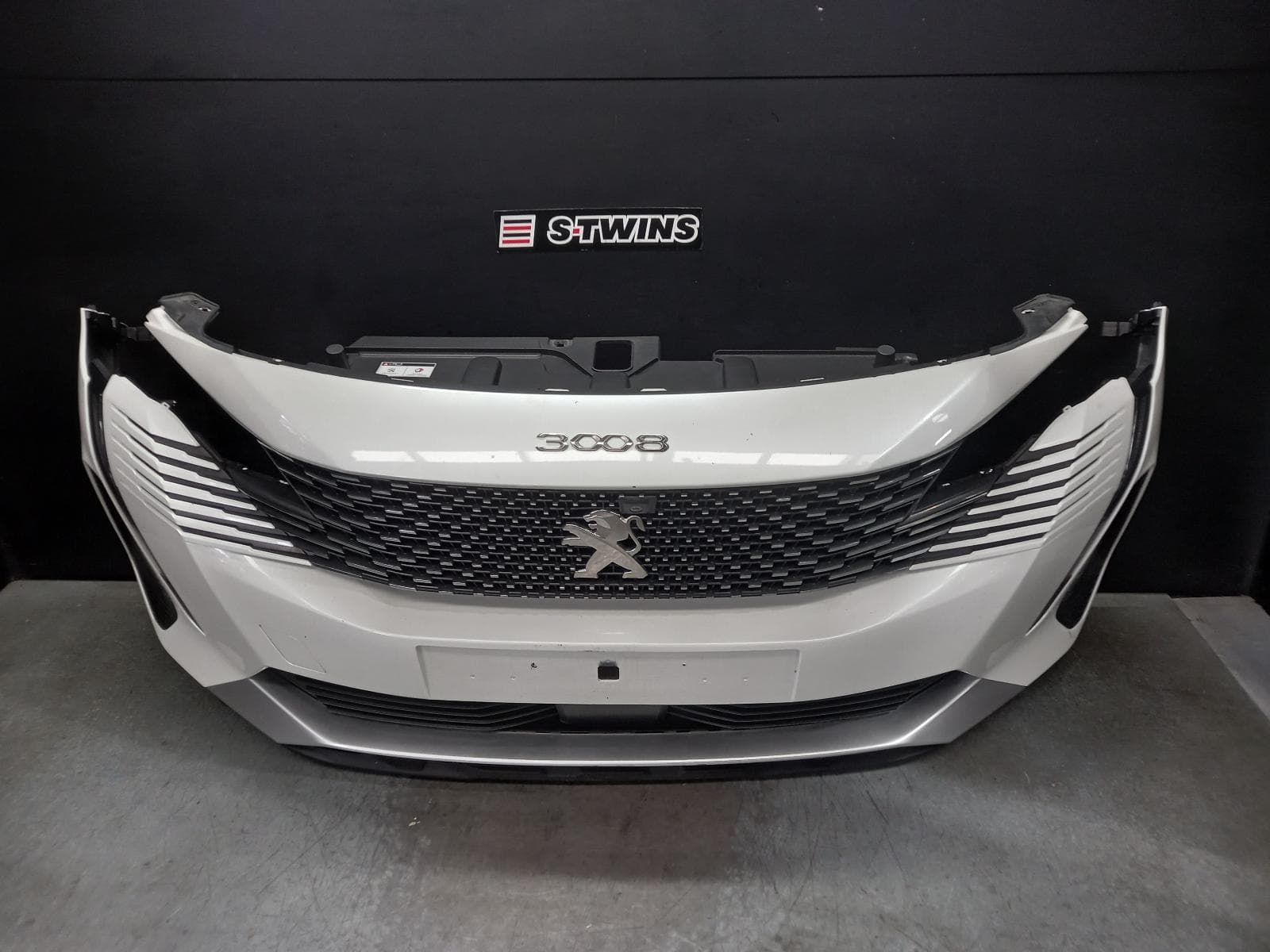 Used auto part listing image: 2023 PEUGEOT 3008 FRONT BUMPER P84, BUMPER BAR, 11/20- 0000380461