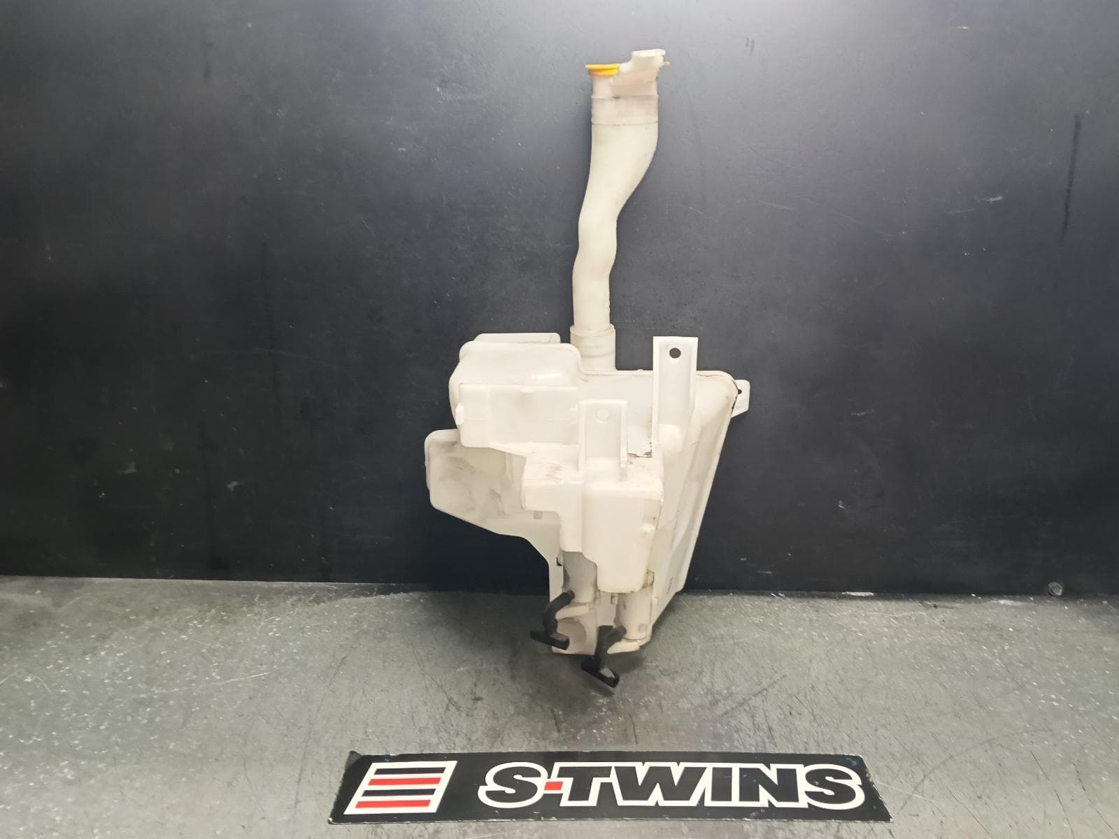 Used auto part listing image: 2015 SUBARU IMPREZA WASHER BOTTLE HATCH, P/N 86631FJ120, G4, 12/12-08/17 0000413837