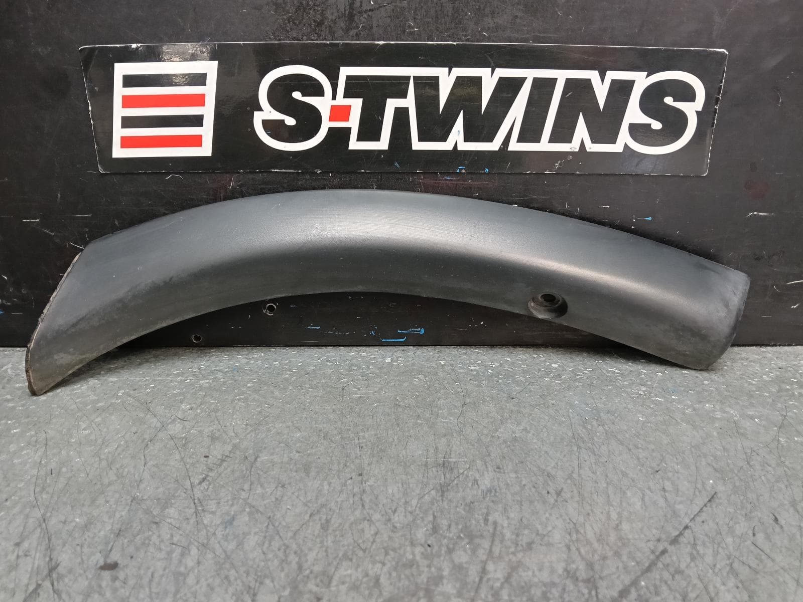 Used auto part listing image: 2016 MITSUBISHI OUTLANDER WHEEL ARCH FLARE LH REAR (IN BODY), ZJ-ZL, 10/12-07/21 0000392676