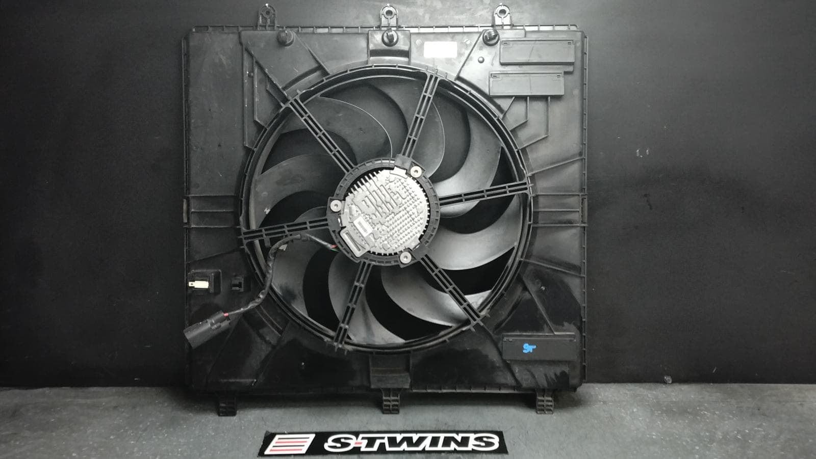 Used auto part listing image: 2021 LDV D90 FAN RADIATOR FAN, PETROL, 2.0, TURBO, SV9A, 11/17-04/24 0000397617