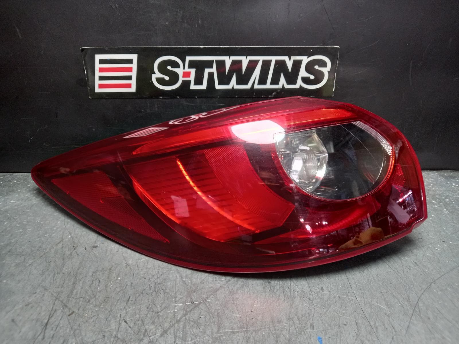 Used auto part listing image: 2016 MAZDA CX5 LEFT TAILLIGHT KE, IN BODY, W/ LED TYPE, 12/14-12/16 0000374303