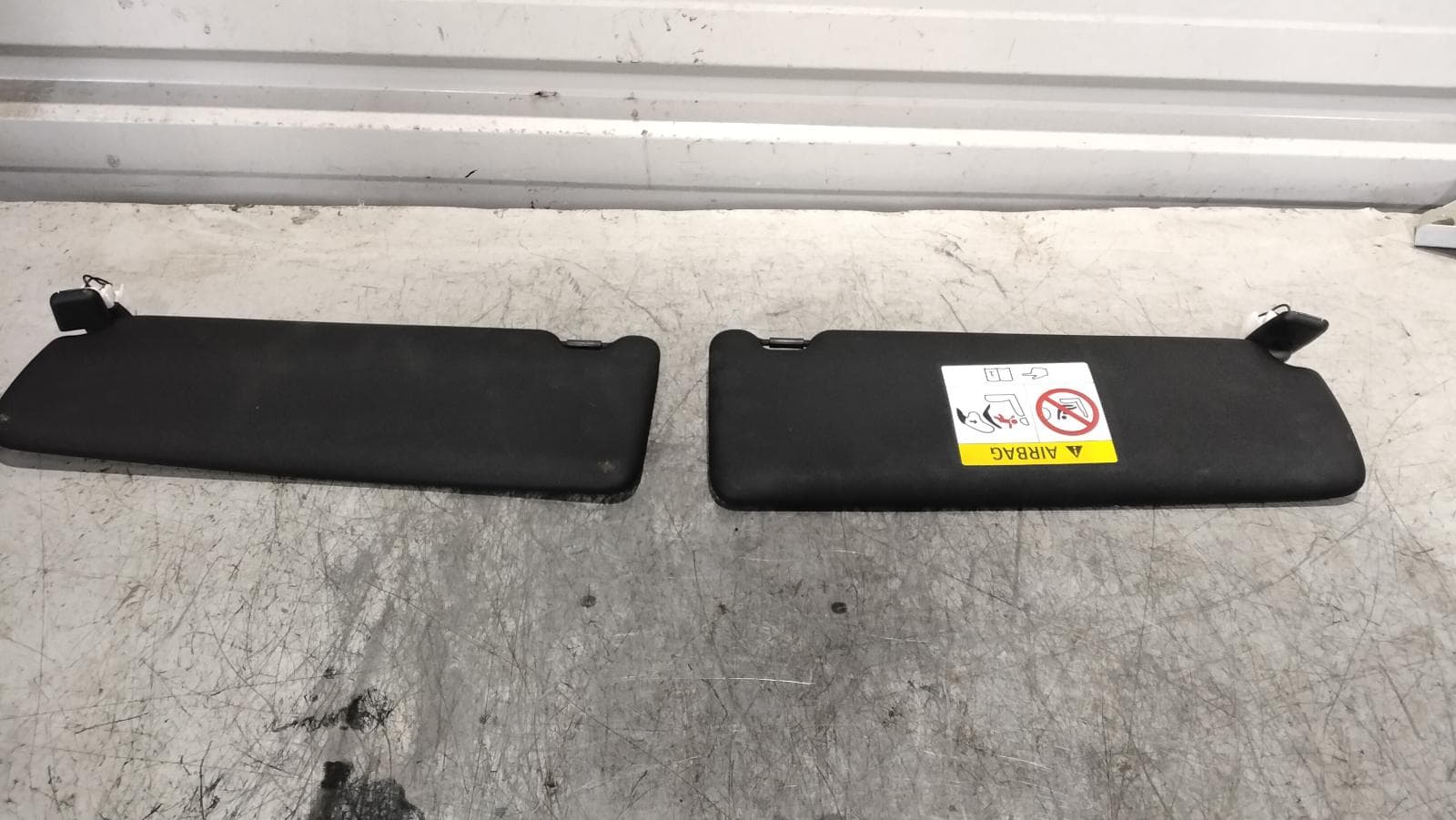 Used auto part listing image: 2016 BMW 4 SERIES SUNVISOR PAIR, F33, CABRIO, 09/13-12/20 0000409827