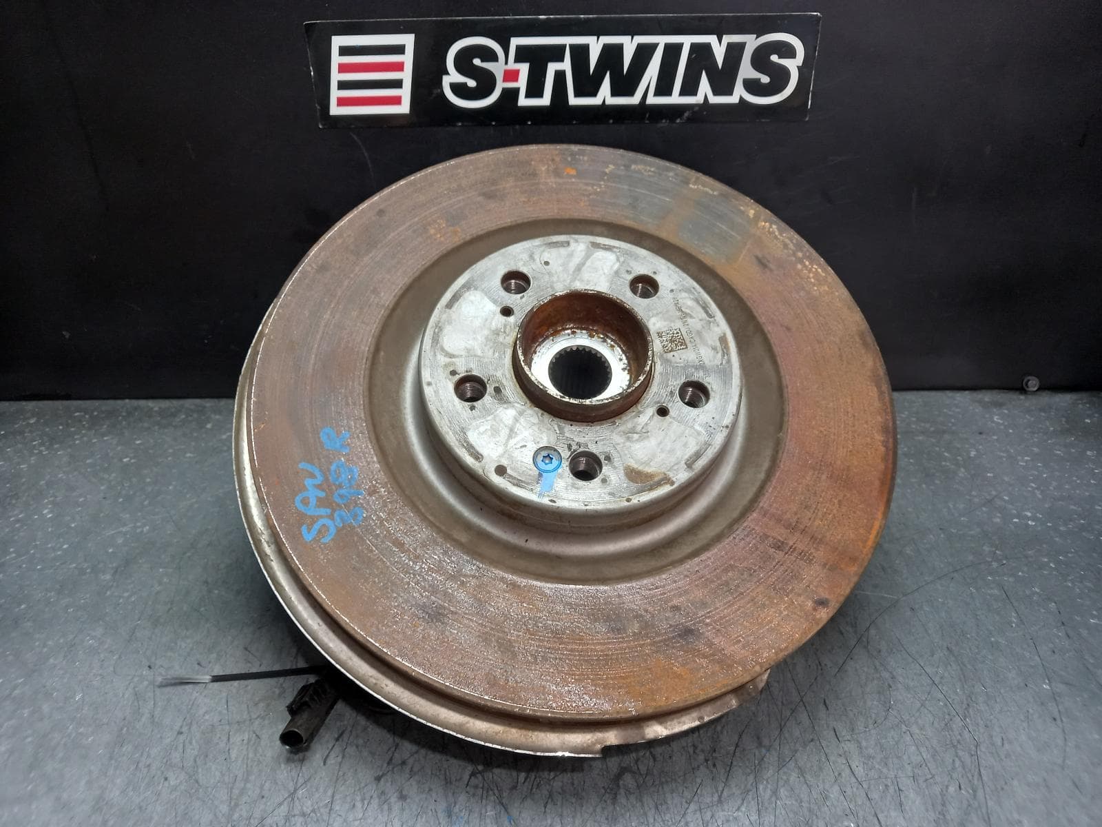Used auto part listing image: 2021 HAVAL H6 RIGHT FRONT HUB ASSEMBLY B01, AWD/2WD, 02/21- 0000374542