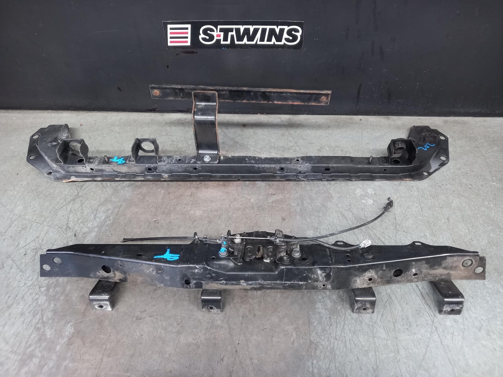 Used auto part listing image: 2018 NISSAN XTRAIL RADIATOR SUPPORT T32, RADIATOR SUPPORT ASSY (2 PIECE), BOLT ON, 02/14-07/22 0000374587