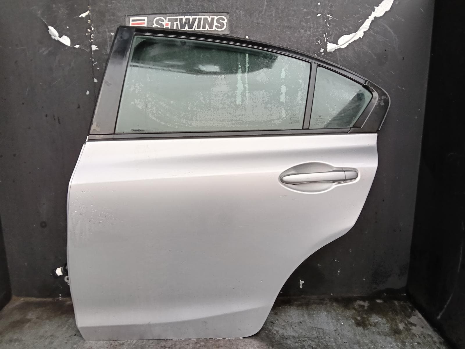 Used auto part listing image: 2013 HONDA CIVIC LEFT REAR DOOR SLIDING 9TH GEN, SEDAN (VIN JHMFB/MRHFB), 02/12-04/16 0000410460