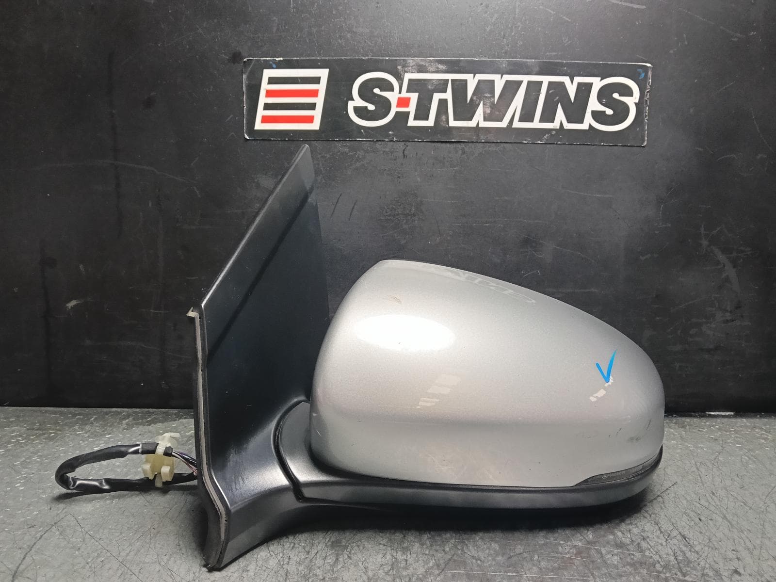 Used auto part listing image: 2013 HONDA CIVIC LEFT DOOR MIRROR 9TH GEN, HATCH (VIN SHHFK), W/ MANUAL FOLD TYPE, 06/12-04/16 0000408798
