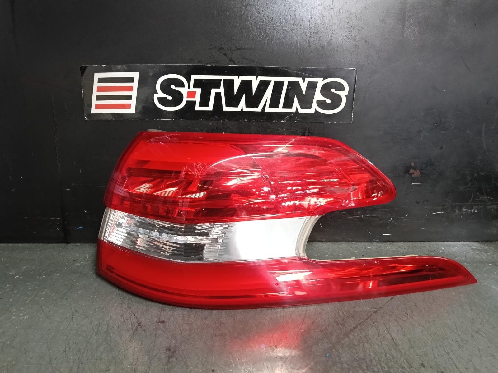 Used auto part listing image: 2017 PEUGEOT 308 RIGHT TAILLIGHT T9, WAGON, 10/14-01/21 0000389371