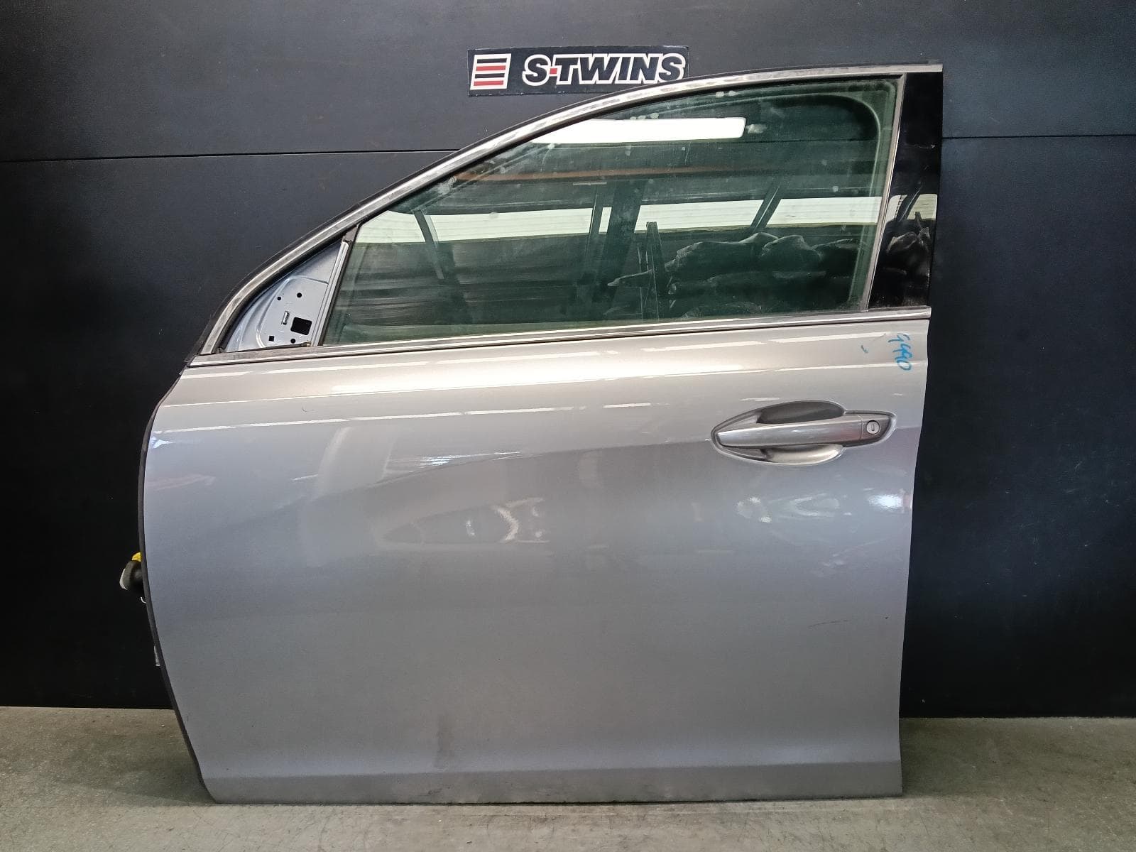 Used auto part listing image: 2016 PEUGEOT 308 LEFT FRONT DOOR T9, HATCH/WAGON, 10/14-01/21 0000397228